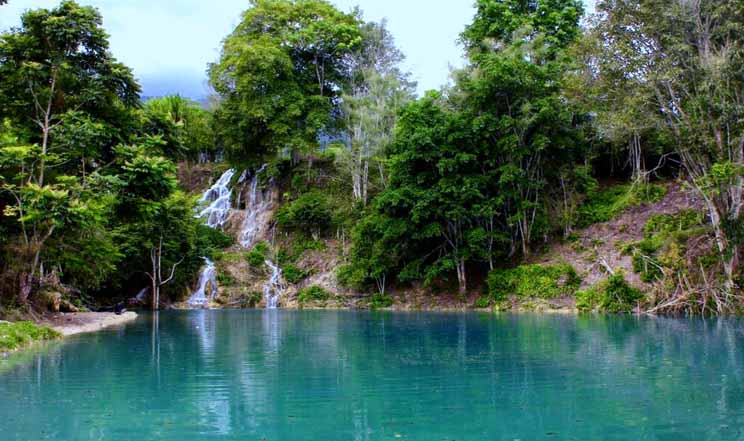 OBJEK WISATA KOLAM BIRU REREBE