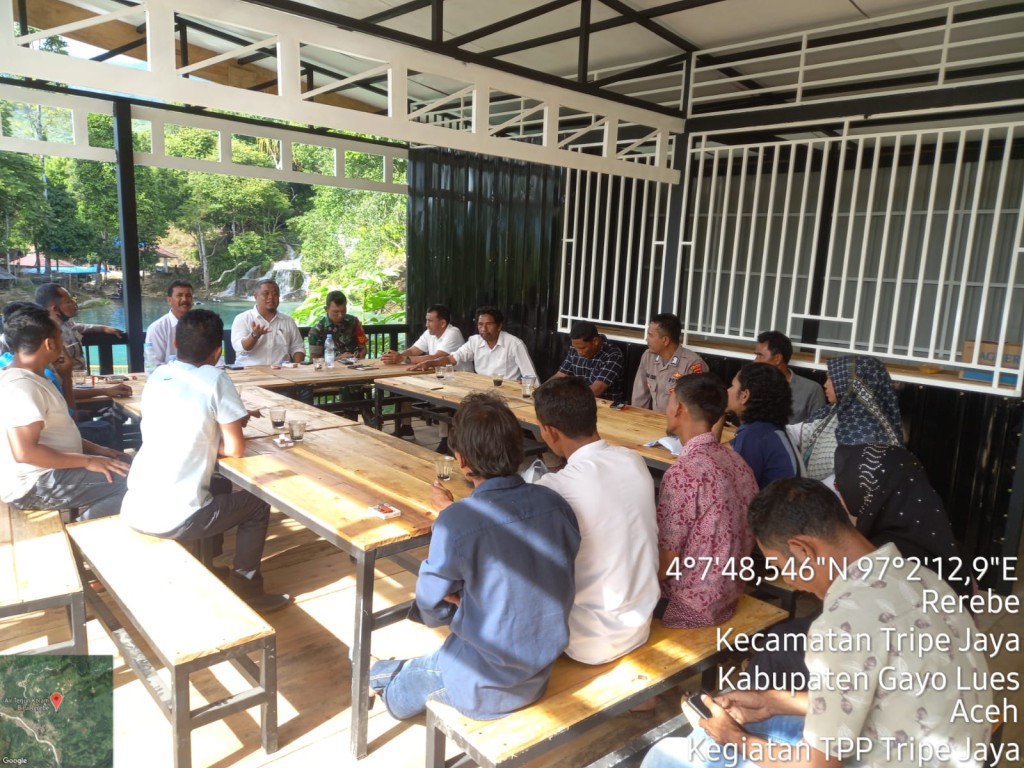 RAPAT MEMBAHAN MoU ANTARA BUMKp DAN DINAS PARIWISATA PENGELOLAAN KOLOM BIRU REREBE